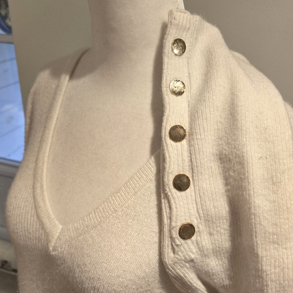 Woman's sweater V neck